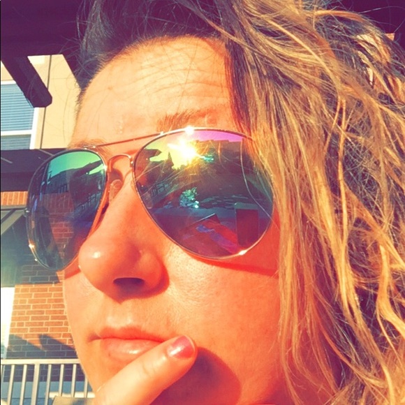 Meet your Posher, Krystal - Picture 3 of 10